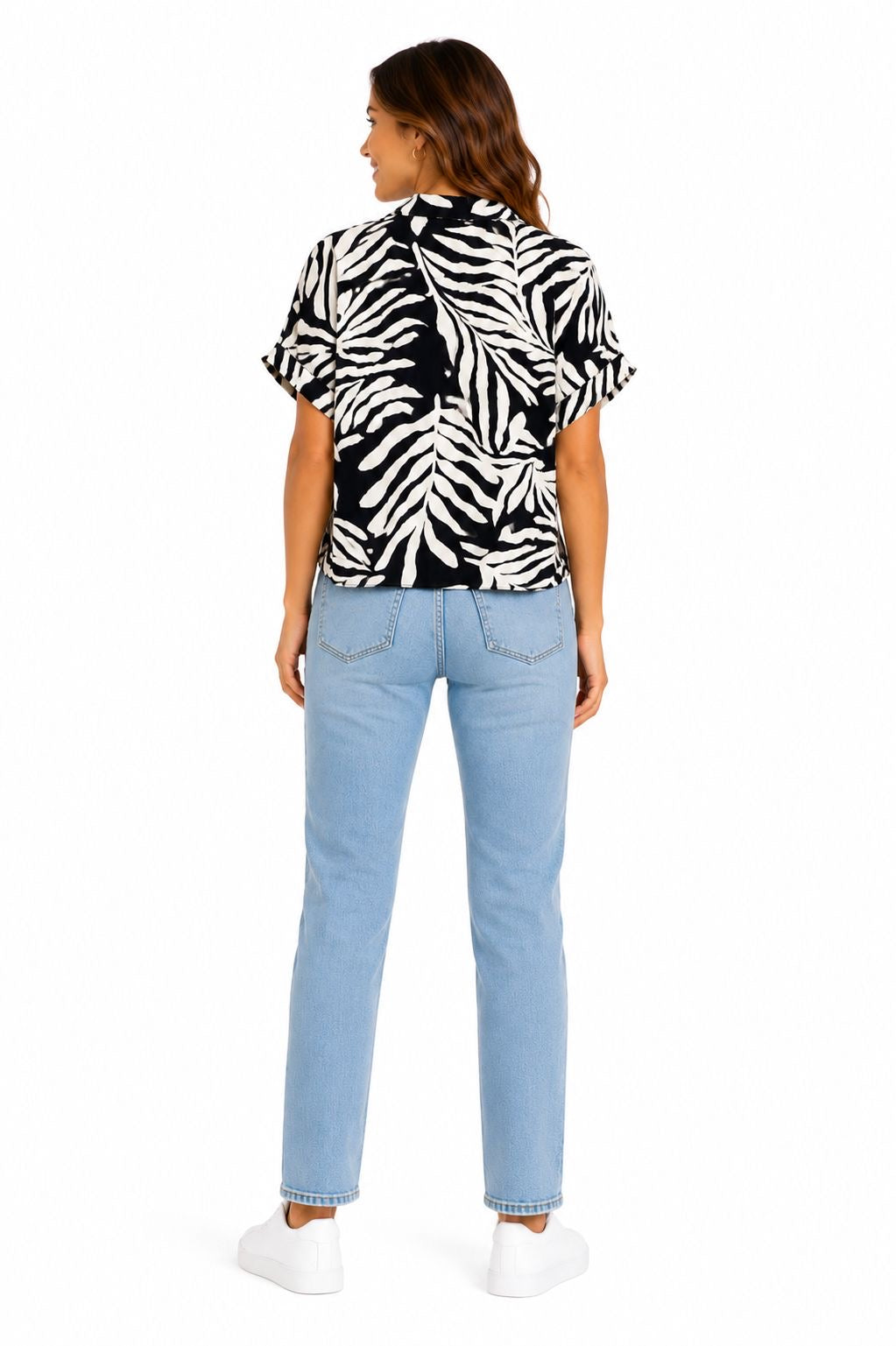 RACHEL ROY-Short-sleeved blouse with black and white tropical leaf print