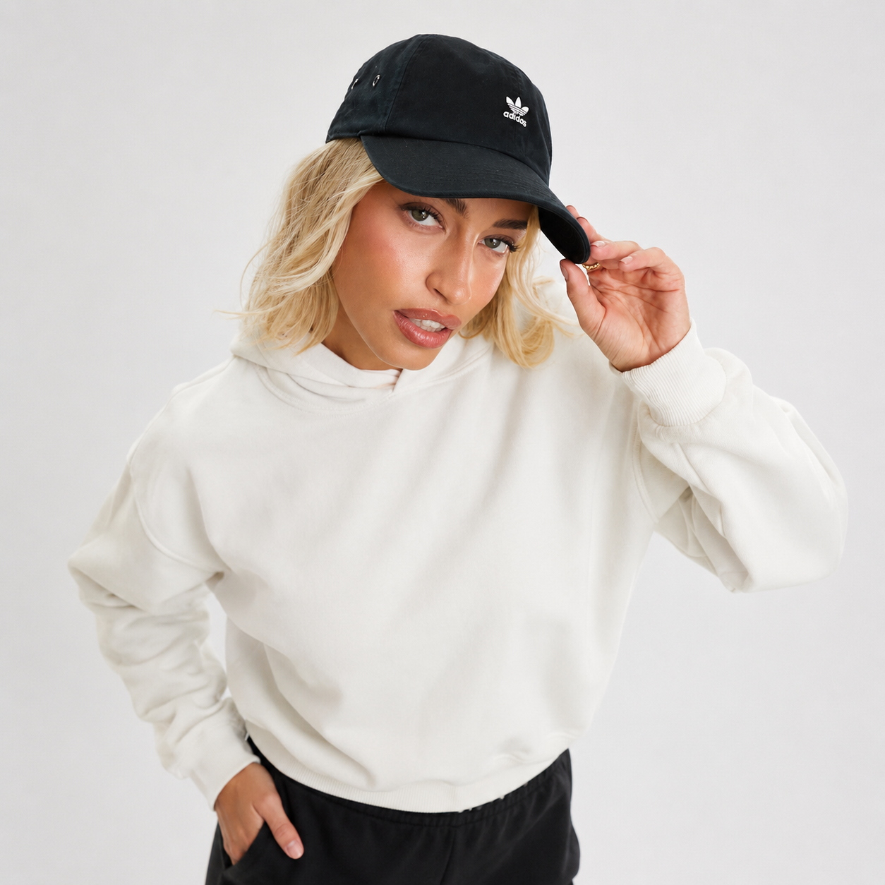 Adidas relaxed mini logo cap