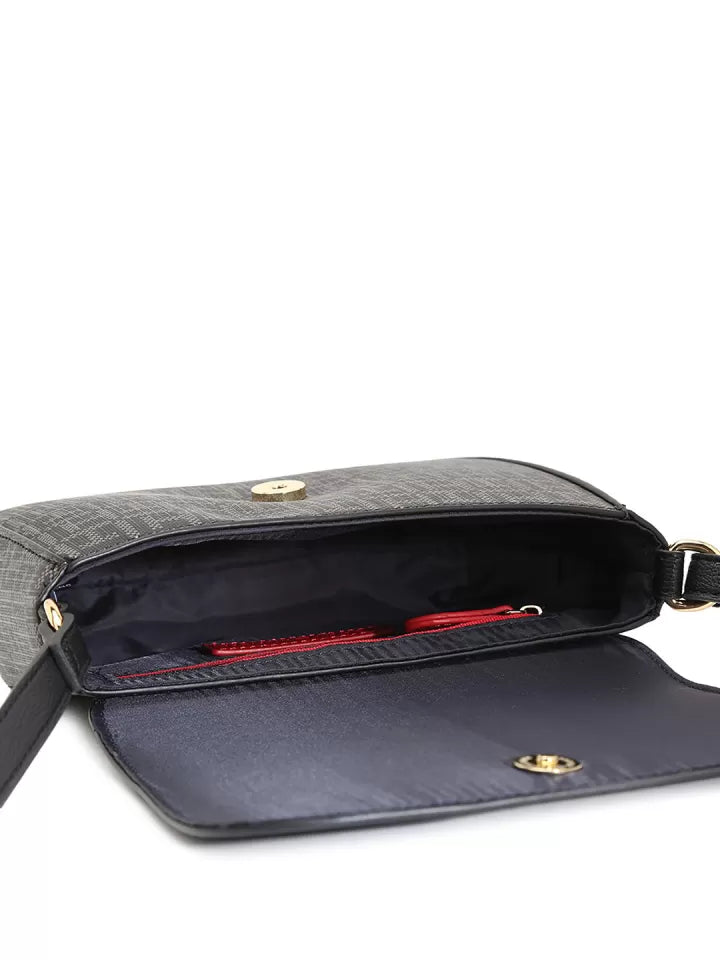 Tommy Hilfiger Crossbody Bag