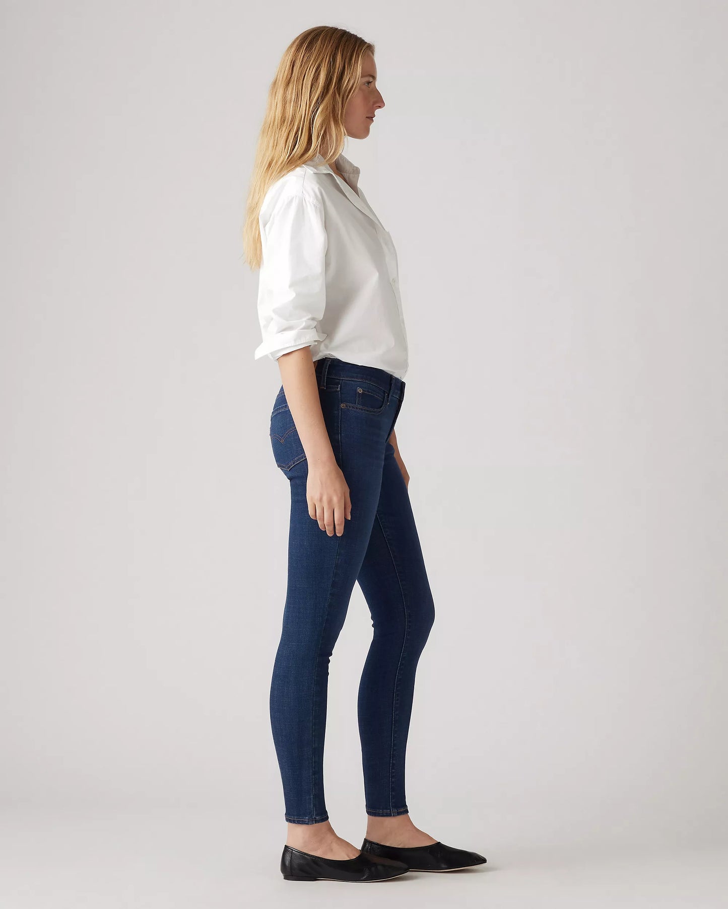 Levi’s 711 Skinny Mid Rise Slim Through Hip And Thigh Jeans Women’s