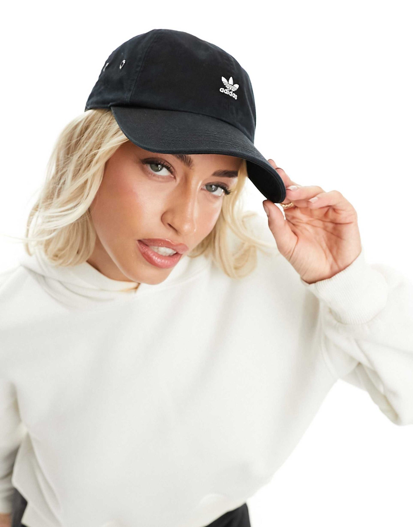 Adidas relaxed mini logo cap