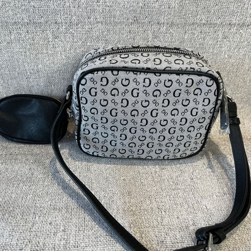 Guess- Bolso Bandolera , Guess Color Gris y Negro