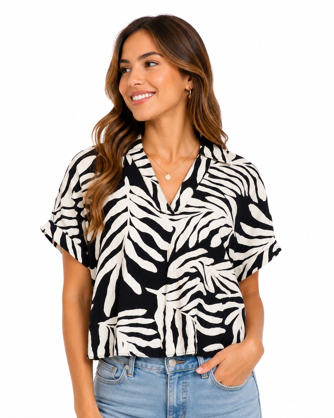 RACHEL ROY-Short-sleeved blouse with black and white tropical leaf print