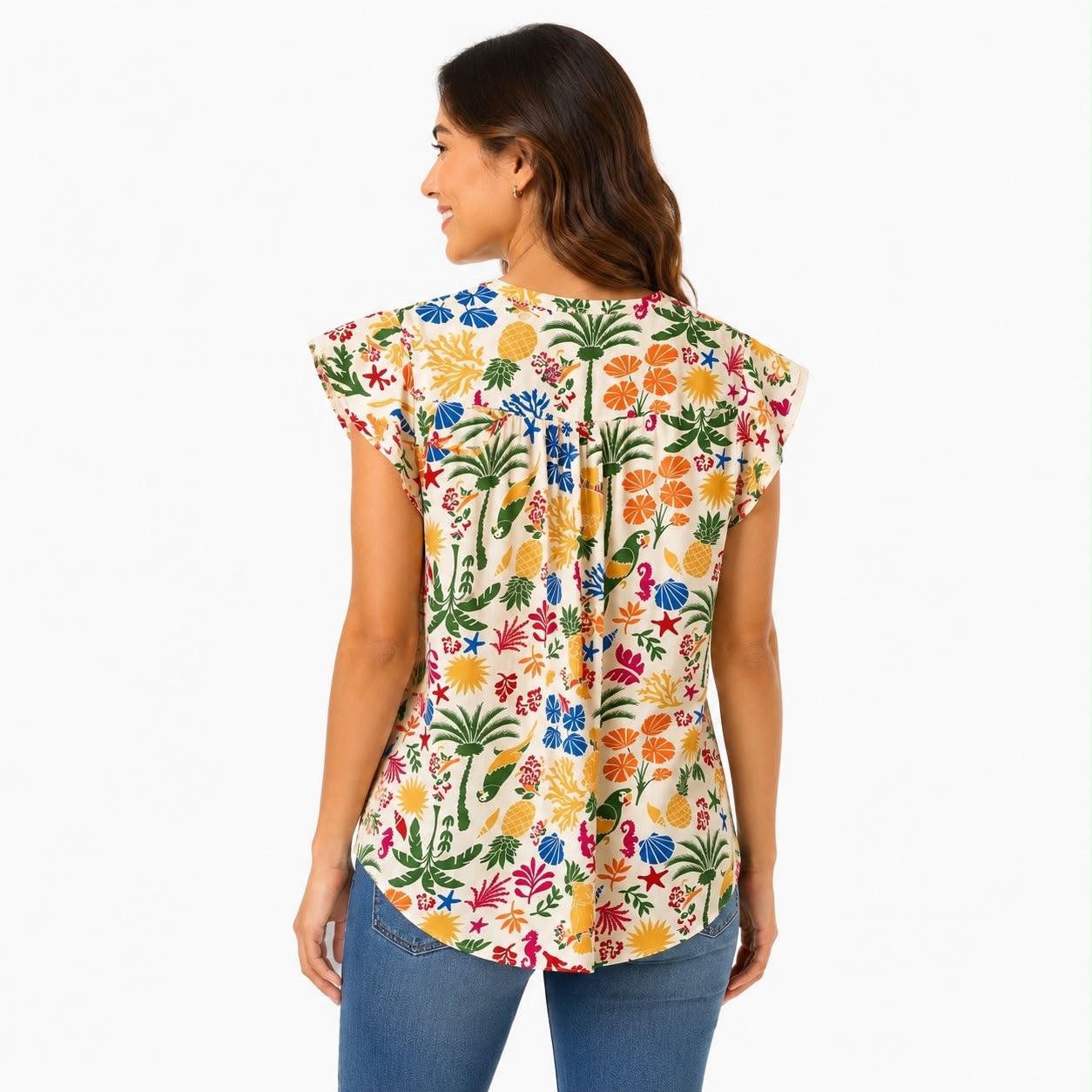 Chaus brand blouse has a vibrant tropical print Women’s