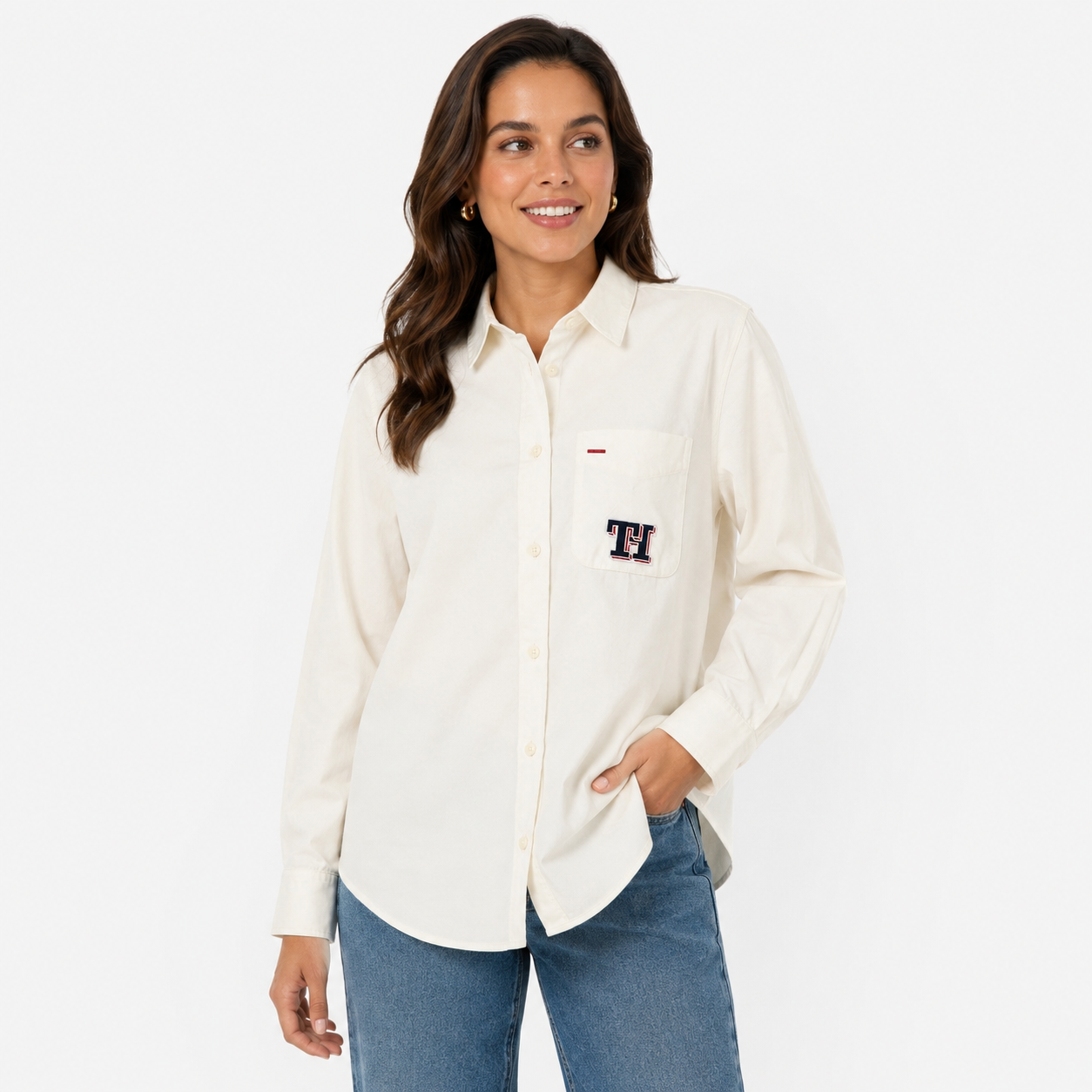 Tommy Hilfiger Jeans white shirt features a loose boyfriend cut