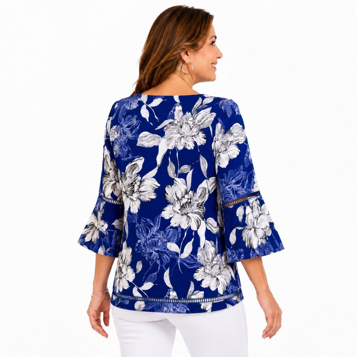 JM Collection blouse has a floral print Women’s