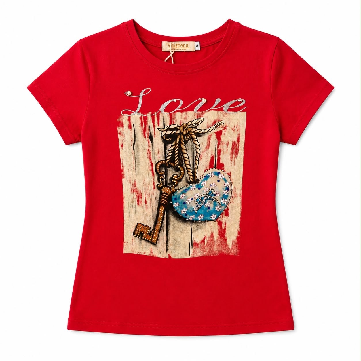 Vinizbena Red t-shirt of the  brand stands out by a central graphic of a heart