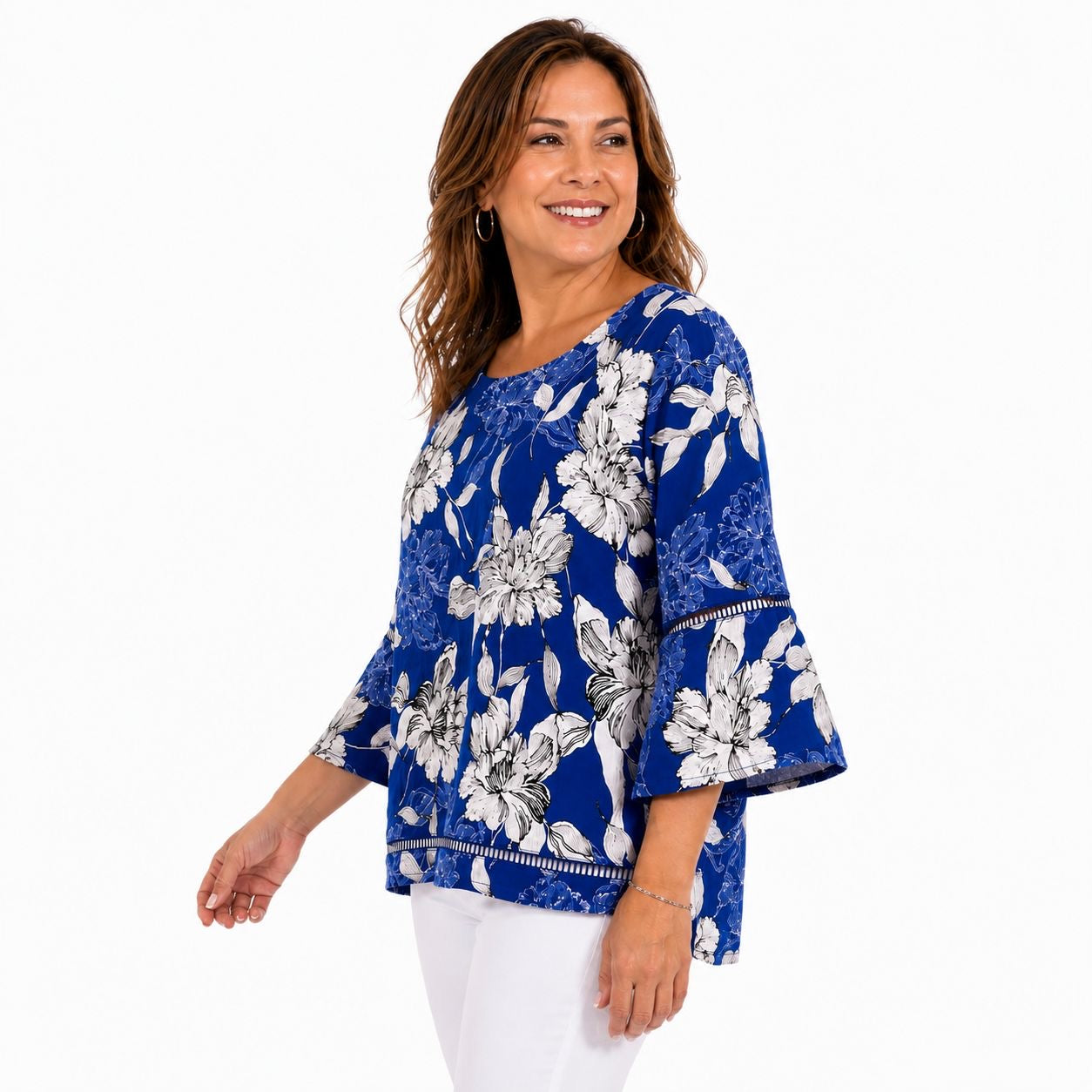 JM Collection blouse has a floral print Women’s
