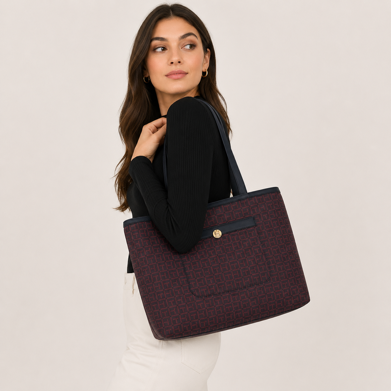 Tommy Hilfiger Elizabeth II CZ Tote Coated Square Monogram