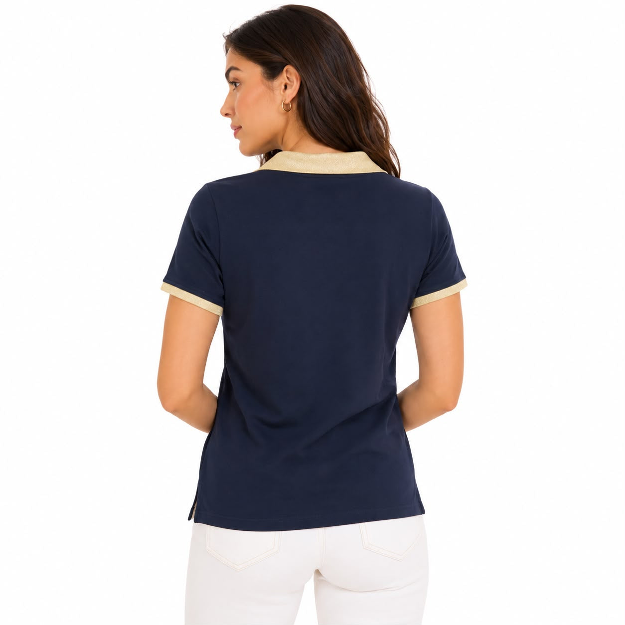 Tommy Hilfiger polo shirt for women stands out for its neck and pocket