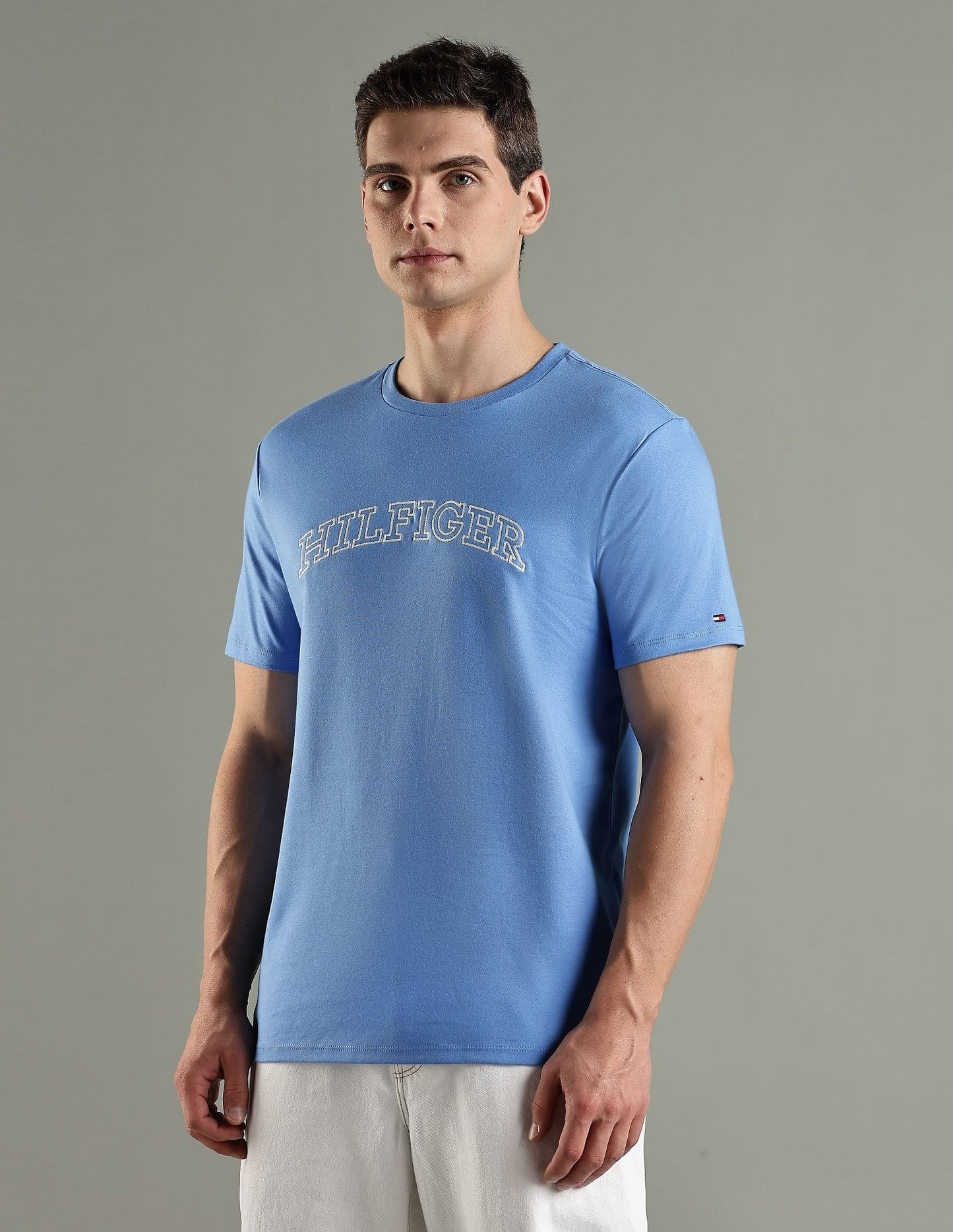 Tommy Hilfiger-Camiseta Tommy Hilfiger de Corte Regular con Logotipo Bordado para Hombre