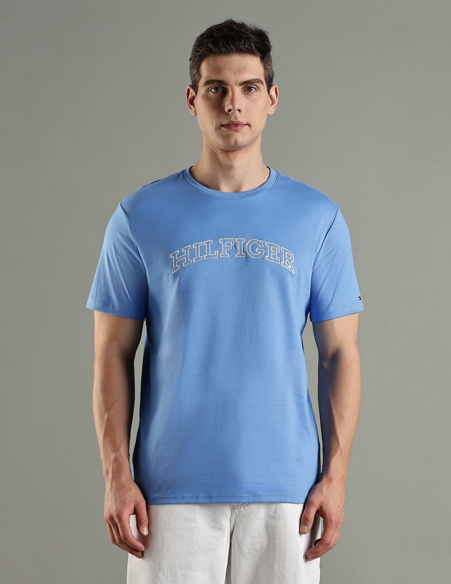 Tommy Hilfiger-Camiseta Tommy Hilfiger de Corte Regular con Logotipo Bordado para Hombre