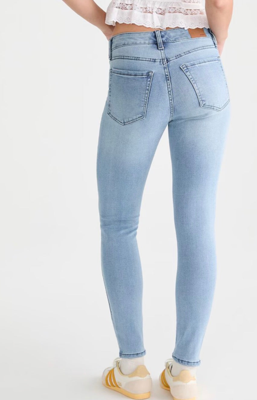 Aeropostale Premium Seriously Stretchy High-Rise Jegging