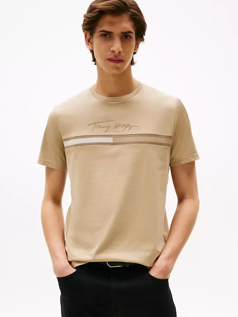 Tommy Hilfiger-Tonal Signature Flag Logo T-Shirt