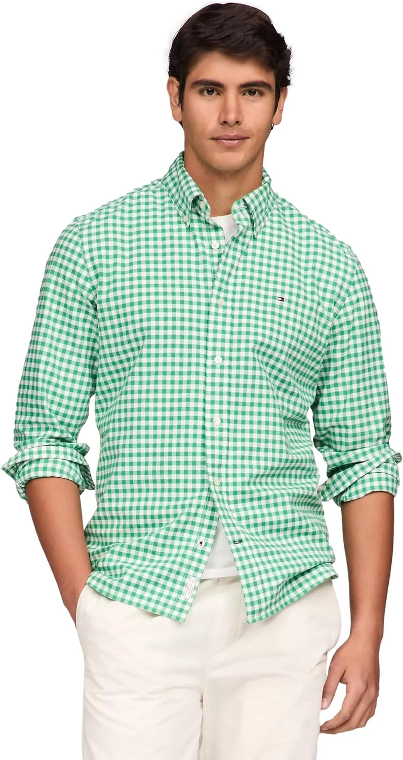 Tommy Hilfiger Men's Signature Long Sleeve Button Down Shirt in Classic Fit