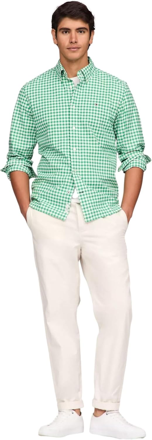 Tommy Hilfiger Men’s Signature Long Sleeve Button Down Shirt in Classic Fit