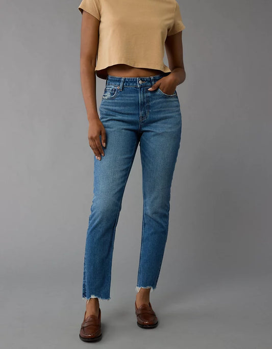 AE Strigid Mom Jean High-waisted, tapered & ankle-skimming. Proof that mom knows best
