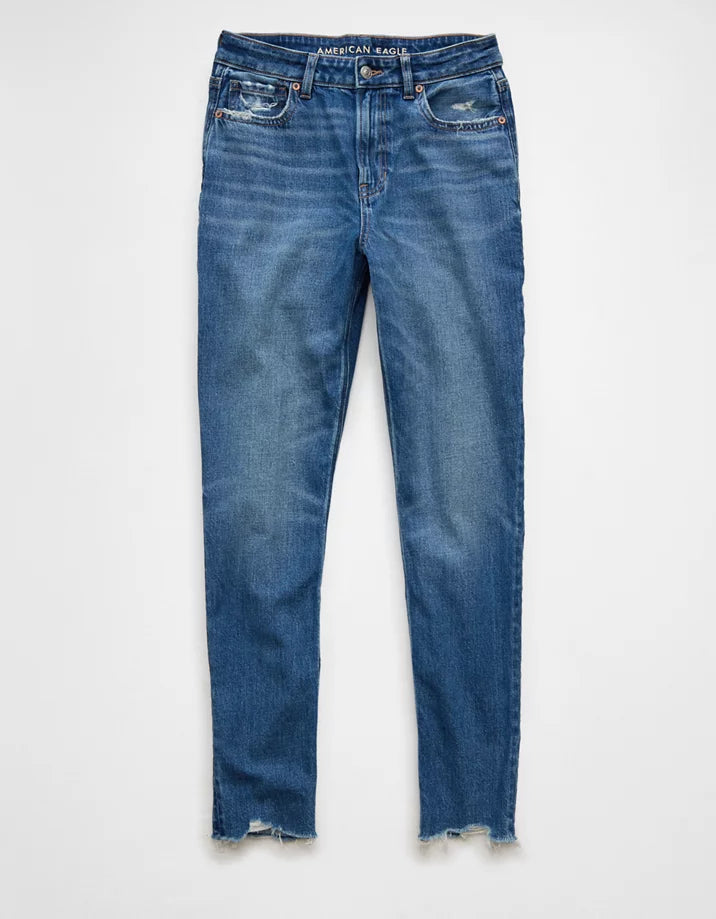 AE Strigid Mom Jean High-waisted, tapered & ankle-skimming. Proof that mom knows best