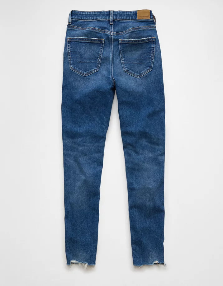 AE Strigid Mom Jean High-waisted, tapered & ankle-skimming. Proof that mom knows best