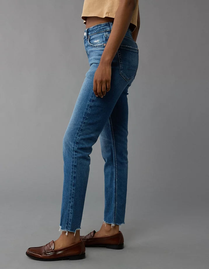 AE Strigid Mom Jean High-waisted, tapered & ankle-skimming. Proof that mom knows best