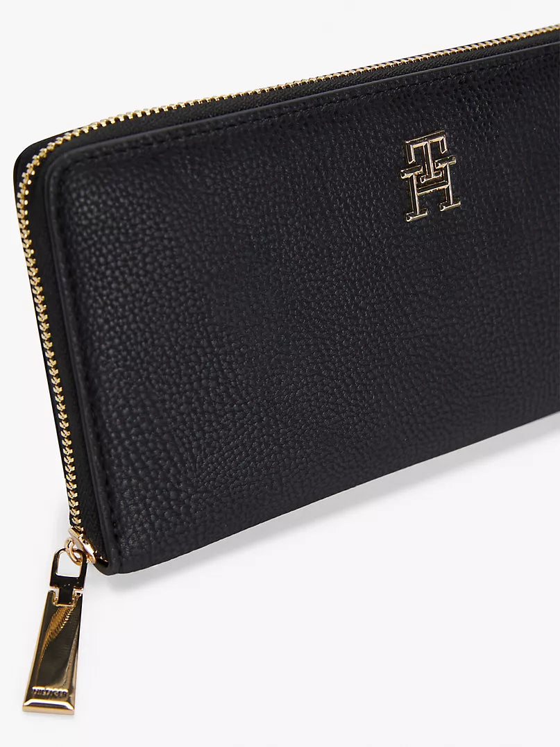 Tommy Hilfiger Monogram Zip Wallet