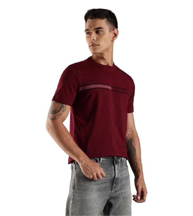 Tommy Hilfiger  Burgundy Cotton Regular Fit Logo Printed T-Shirt