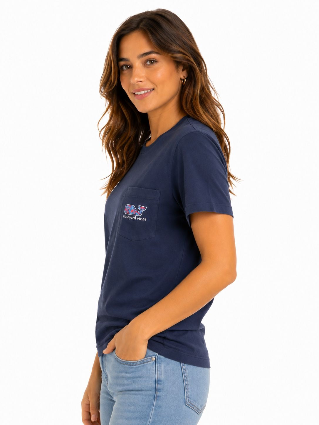 VINEYARD VINES-Navy blue Vineyard Vines t-shirt features a chest pocket with the whale logo printed.