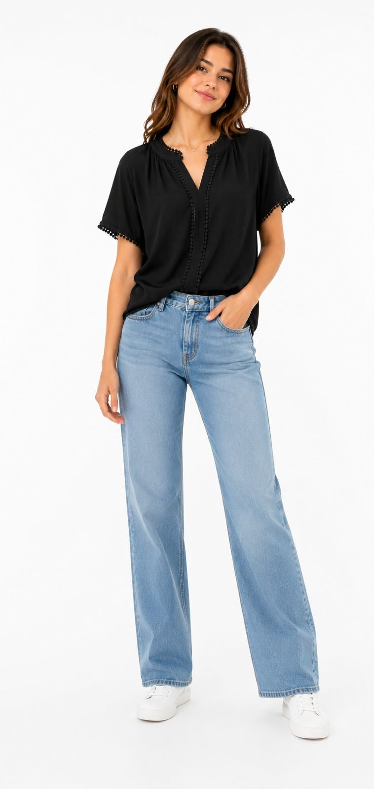 JONES NEW YORK-Black short-sleeved blouse from the Jones New York Signature brand