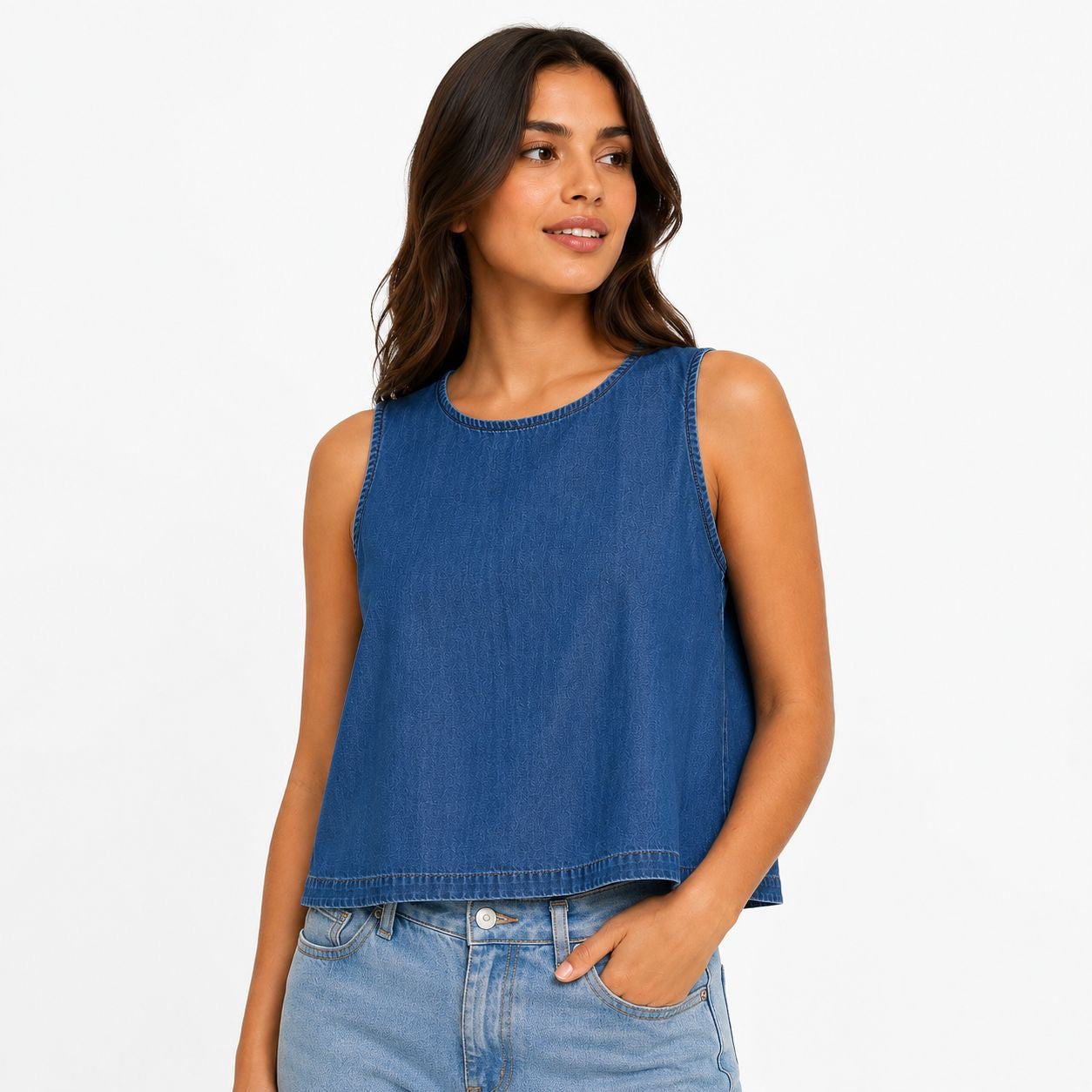 Anne Klein is a sleeveless denim blouse Women’s