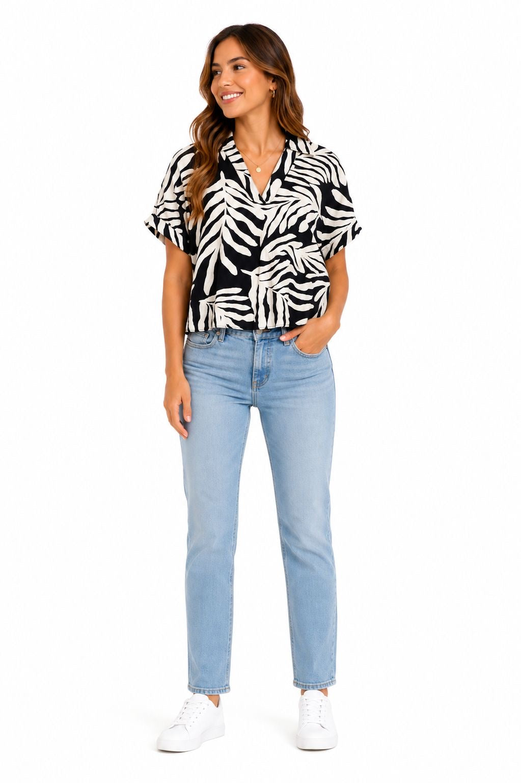 RACHEL ROY-Short-sleeved blouse with black and white tropical leaf print